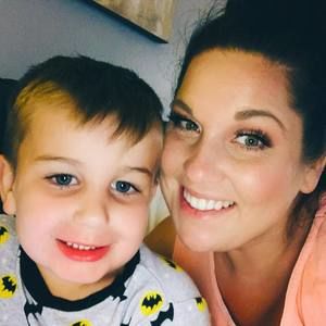 Meet your Posher, Caitlan